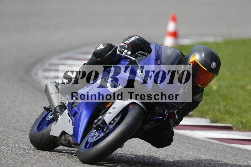 Archiv-2025/53 16.09.2025 Track Day Domi Aegerter ADR/Gruppe gelb/ohne